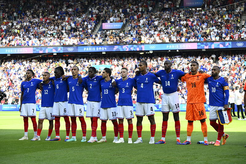 Les équipes de France de football et de tennis de table ont apporté deux nouvelles médailles (argent et bronze) à la délégation tricolore à trois jours de la fin des Jeux.