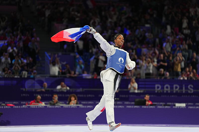 Djélika Diallo (para taekwondo), médaillée d'argent en – 65 kg K44