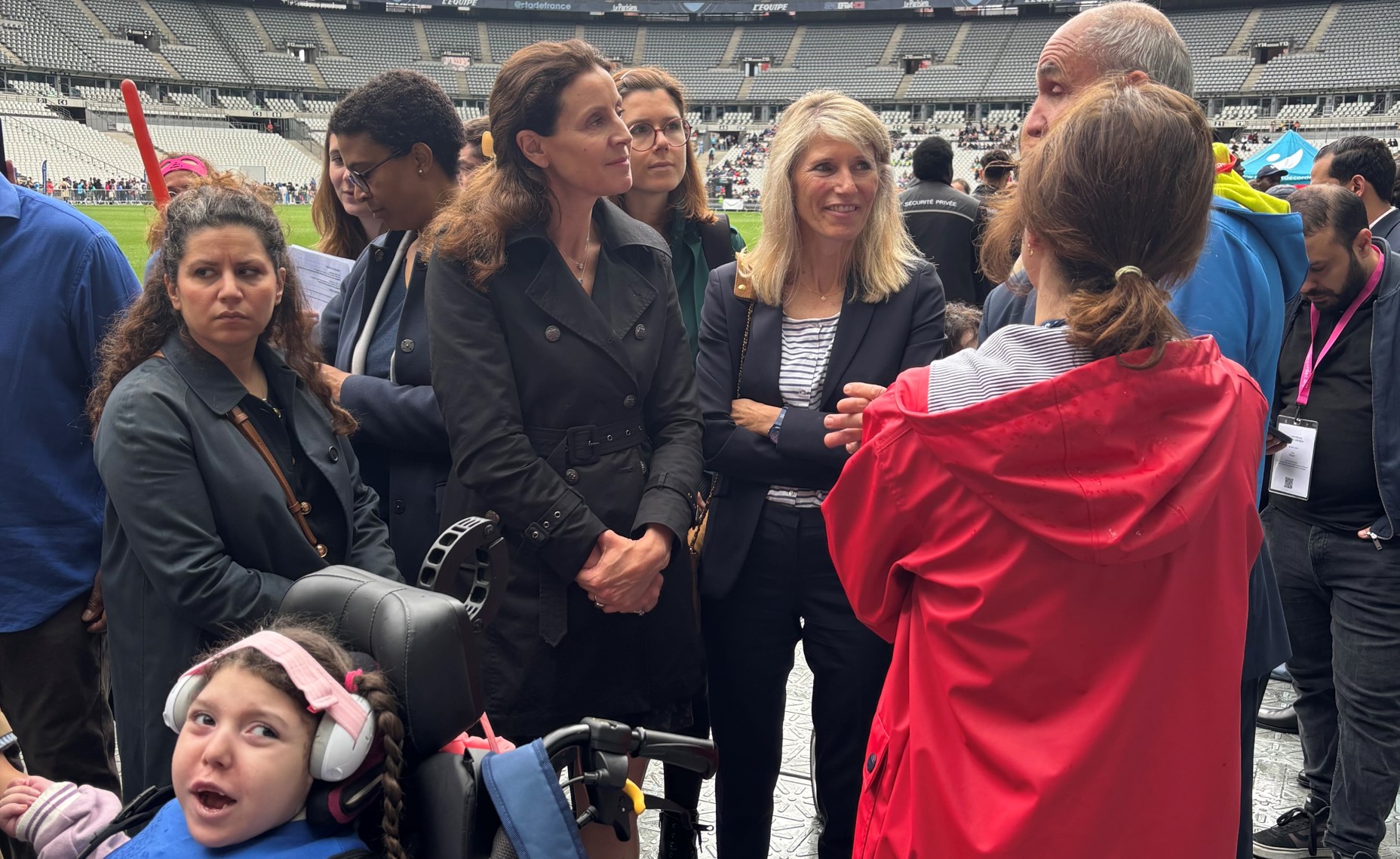 Photo de Marie Barsacq et Charlotte Parmentier-Lecocq au Stade de France lors de la Journée Evasion