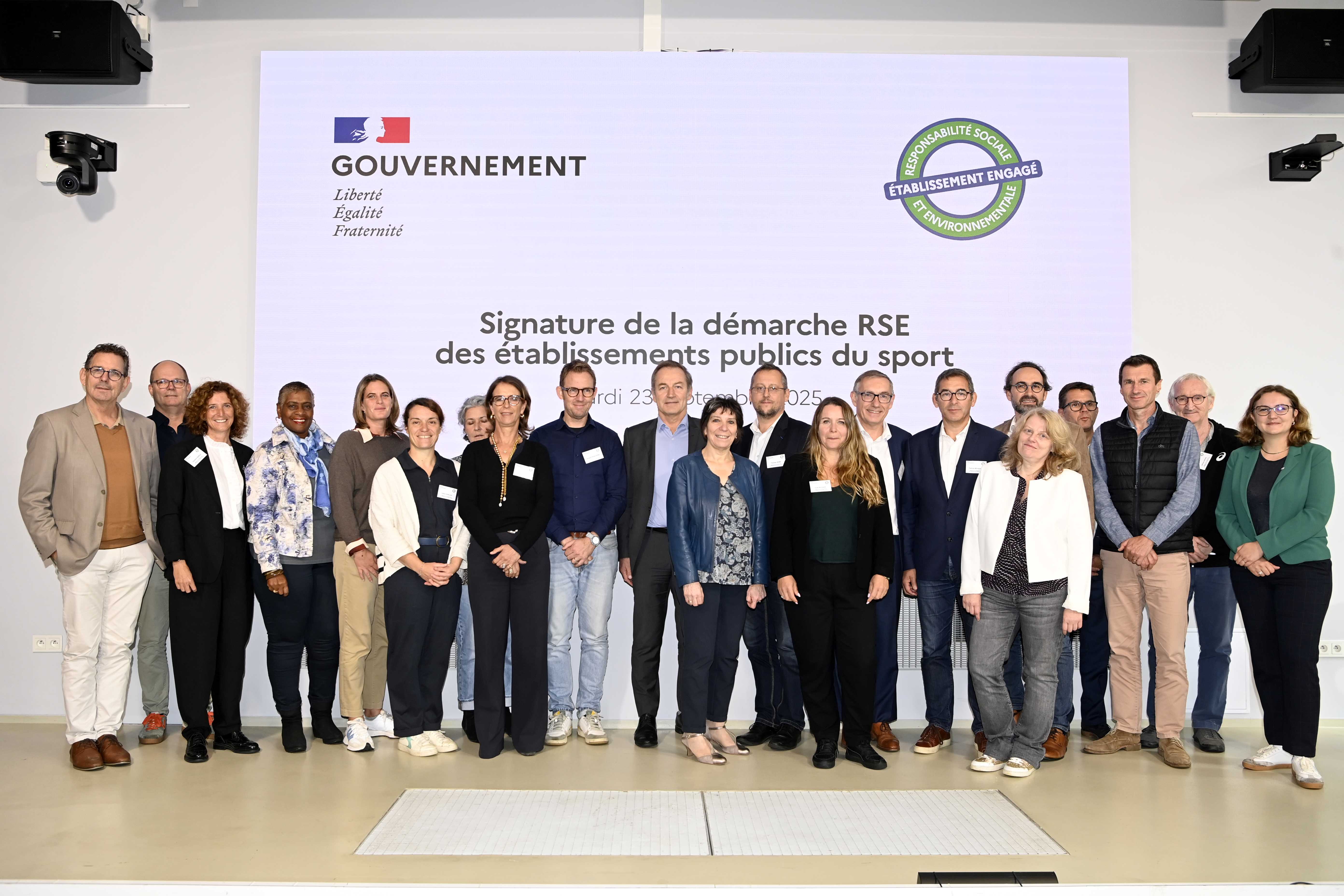 Signature de la démarche RSE des établissements sportifs à l'INSEP