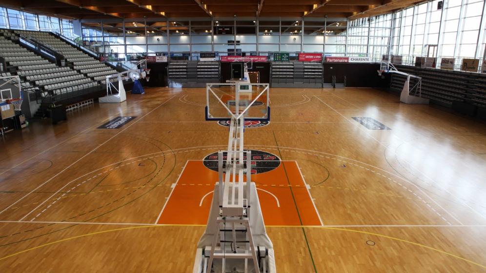 2_-Complexe-des-Vauzelles_-photos-Christophe-Barraud