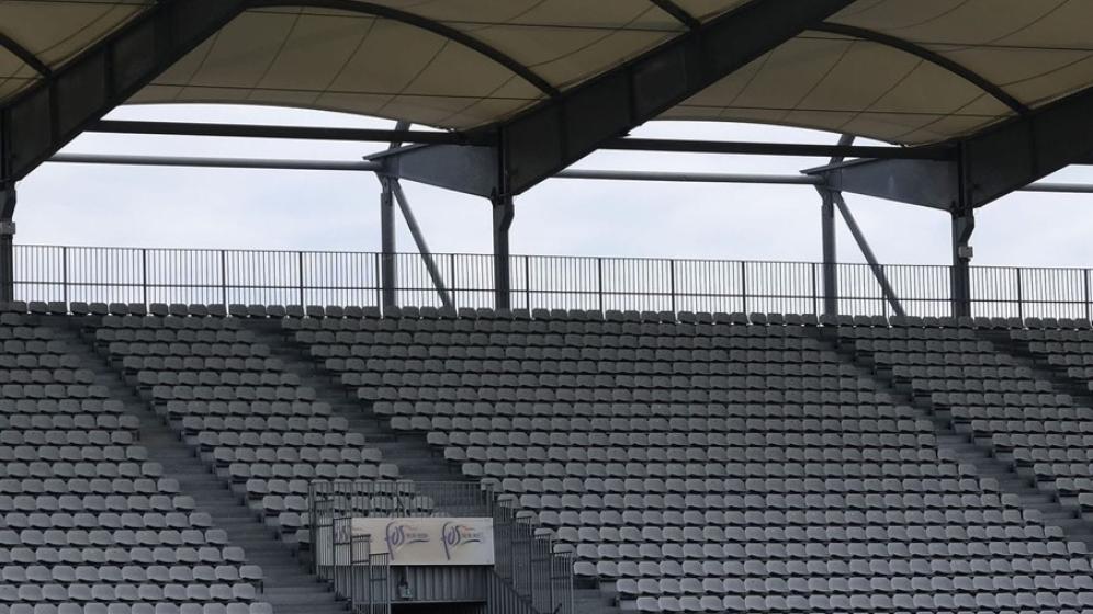 stade-foot-tribunes_FOS3944-copie