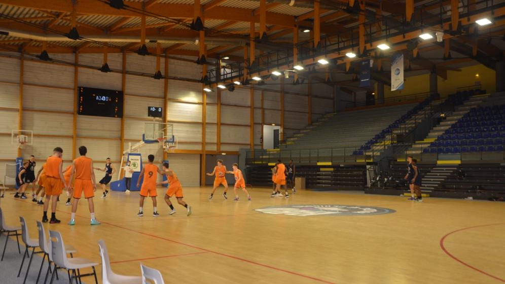 Gymnase-Agora_Salle-et-tribunes
