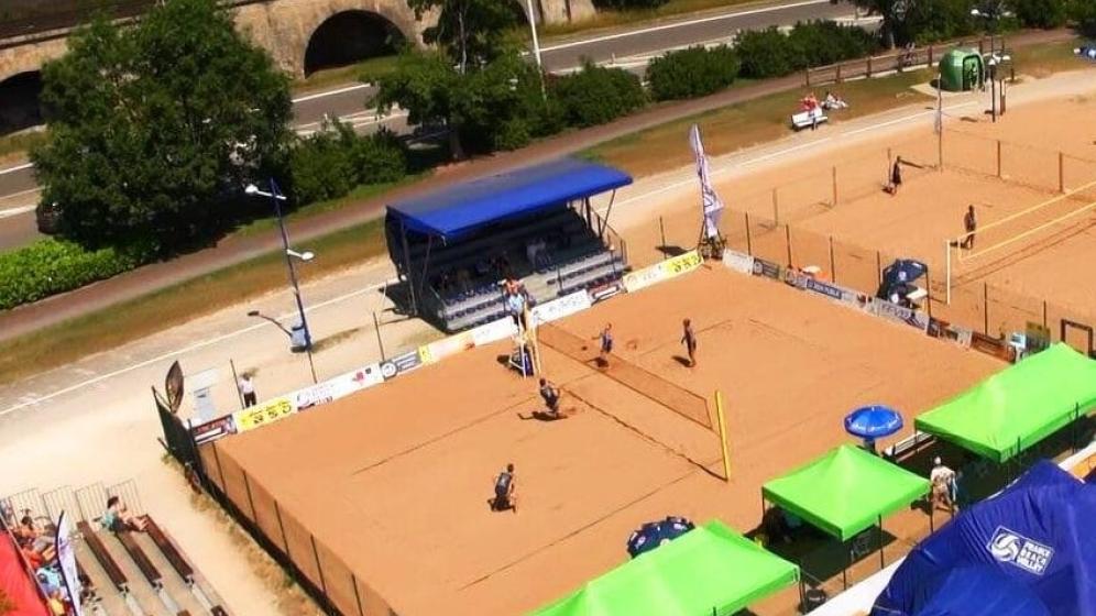 PHOTO-BEACH-VOLLEY-LAC-1-tribune-e1613742959915