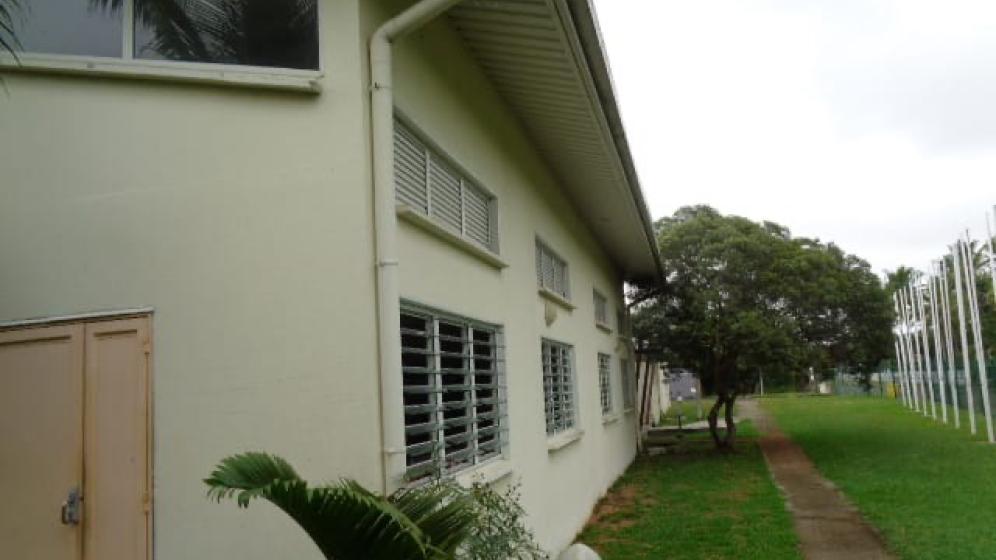 SALLE-HALTEROPHILIE-EXTERIEUR