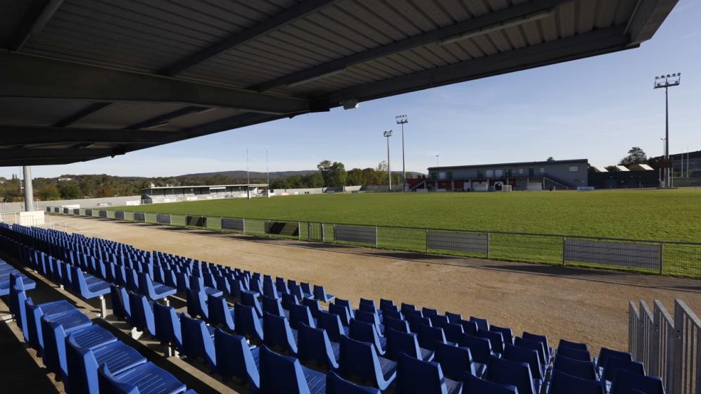 tribune_stade_des_orchamps