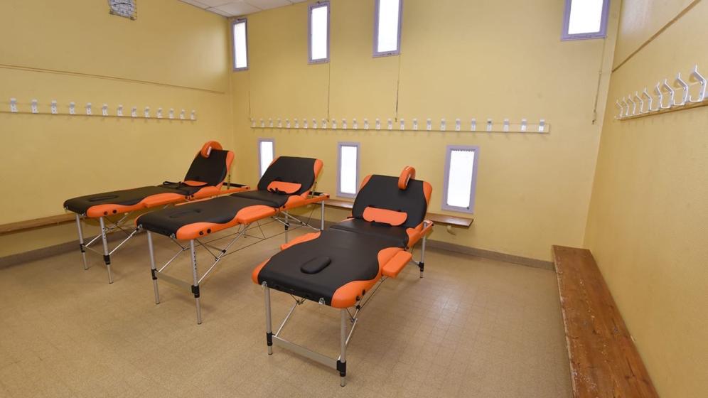 Vestiaire-tables-de-massage-Credits-Photos-Cyrille-de-Villele-–-Ville-de-Digne-les-Bains