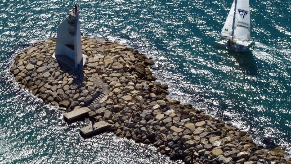 ©Regis-Mortier-photography-Bateau-sortant-du-port-A-cA´tA©-du-phare.-272_sd