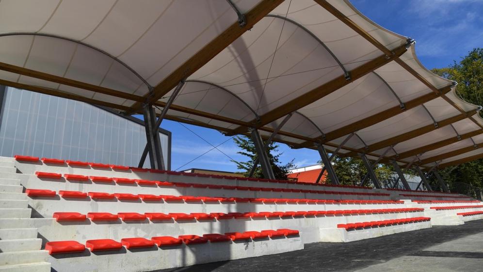 08-Stade-de-rugby-Guimier
