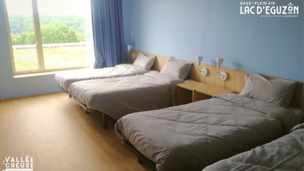 10-BPA-lac-Eguzon-Chambre-de-4-lits-simples