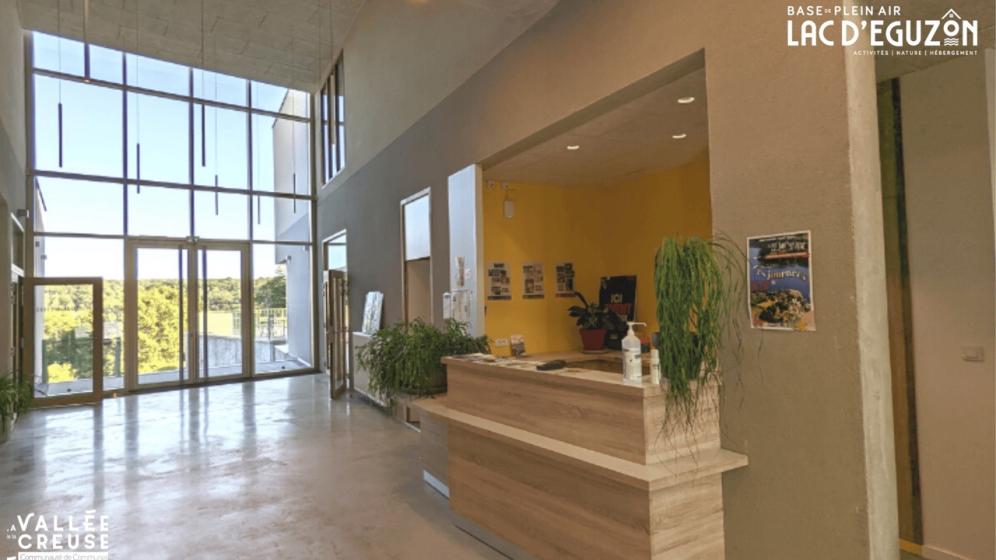 4-BPA-lac-Eguzon-hall-daccueil