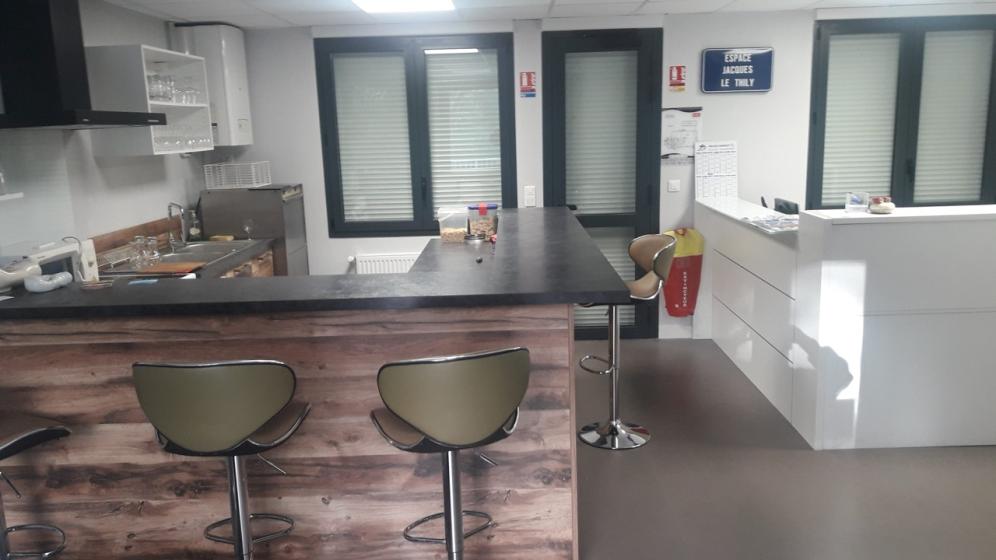 4-club-house