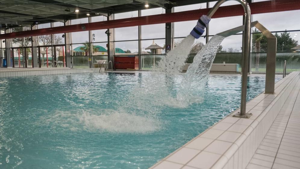 5-Vue-aire-de-jeu-interieu-piscine-balneo