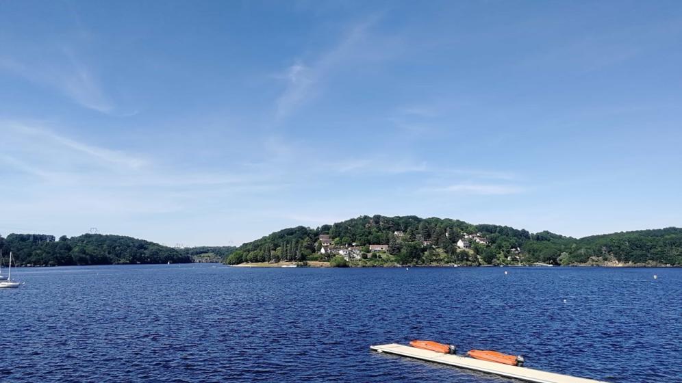 6-BPA-Lac-Eguzon-ponton-et-lignes-deau-©Caroline-Hemery