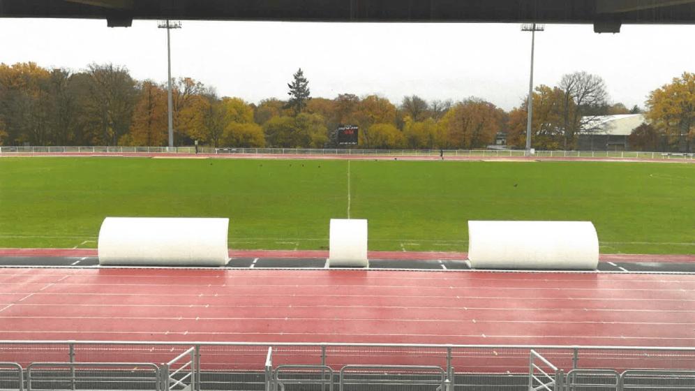 6-Vue-des-tribunes-assises