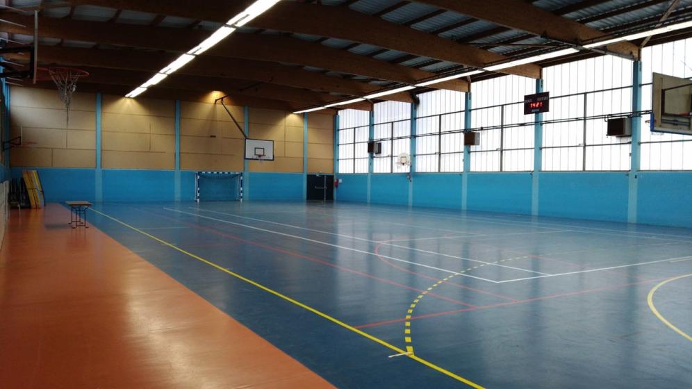 7-Terrain-en-surface-dure-multisport-couvert