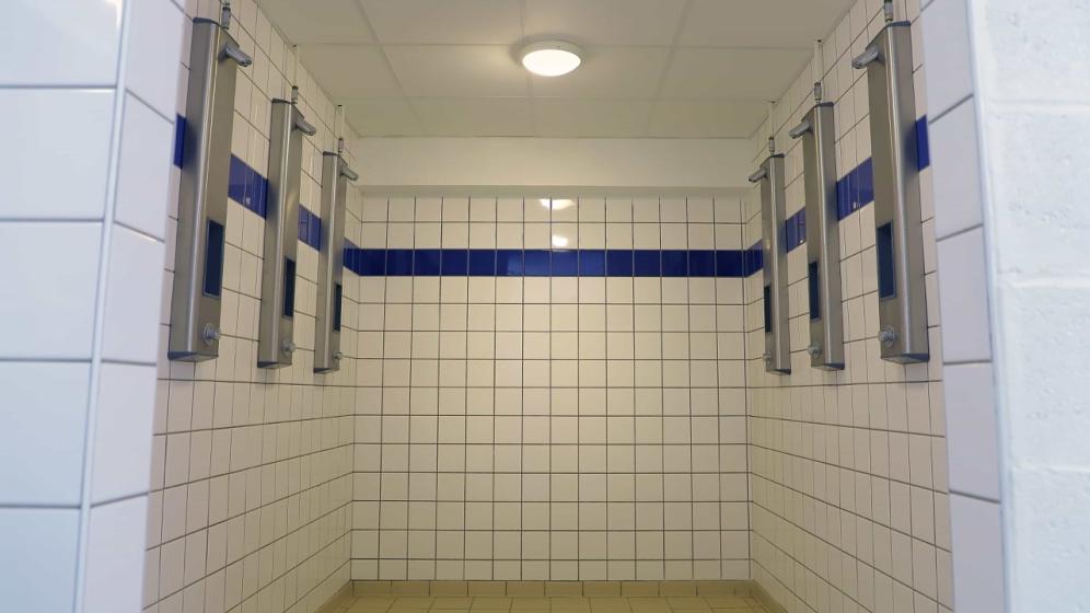 Douches-Salle-Reine-Bestel