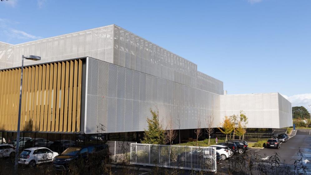 NM_SALLE-SPORTIVE-METROPOLITAINE_Vue-exterieure_parking-sportifs-3