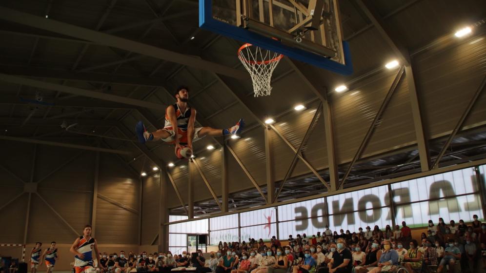 Nueil-Les-Aubiers_complexeRonde_BarjotsDunkers