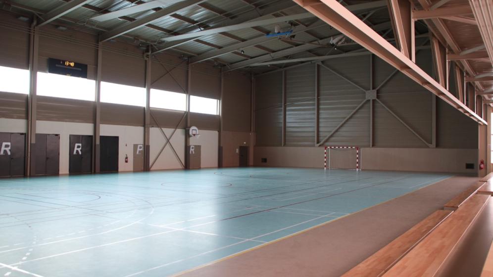 Nueil-Les-Aubiers_complexeRonde_salleOmnisports1