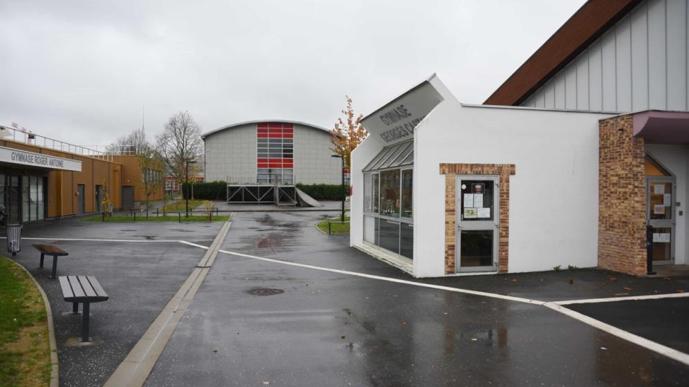 Photo-montrant-la-distance-entre-les-deux-gymnases