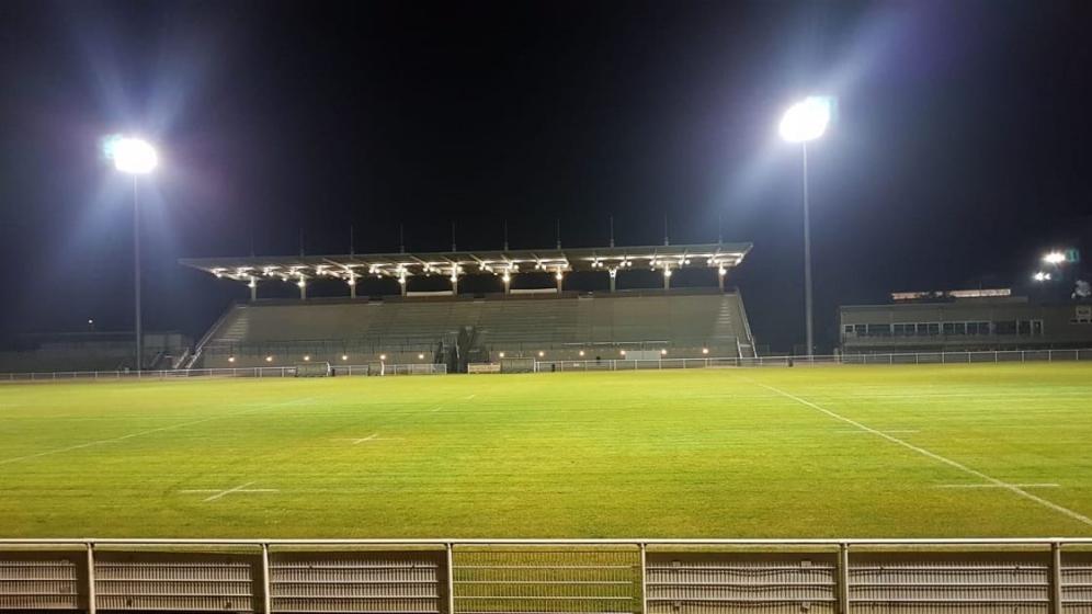 Rugby-terrain-honneur-eclaire