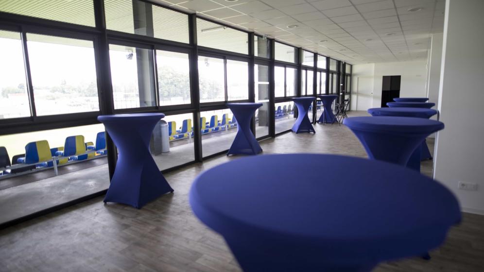 Salle_loges_Nouste_Camp_Pau