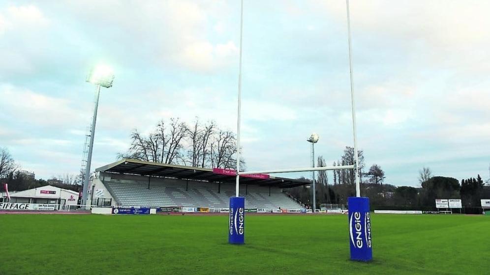Stade-Jacques-Fouroux-vue-poteaux-tribunes