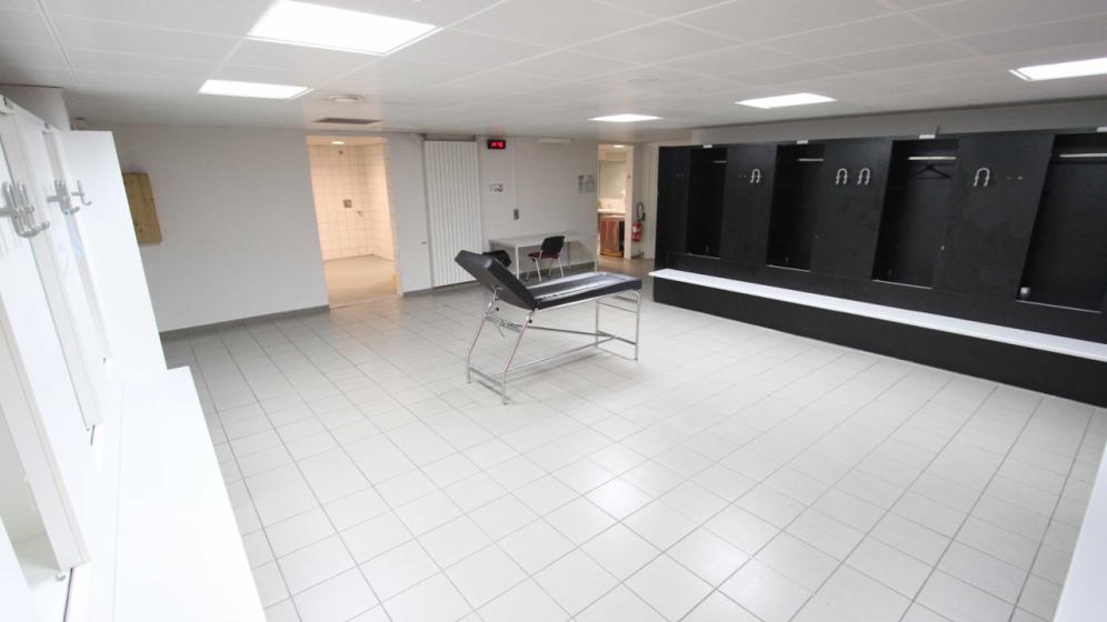 Vestiaires-joueurs-2