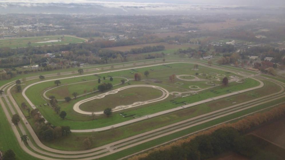 Vue_aerienne_pistes_Domaine_Sers_Pau