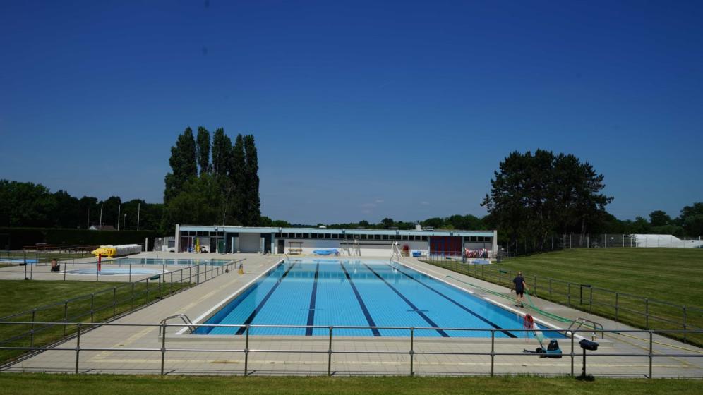 2-PHOTO-PRINCIPALE-Vue-exterieure-de-face-le-cas-echeant