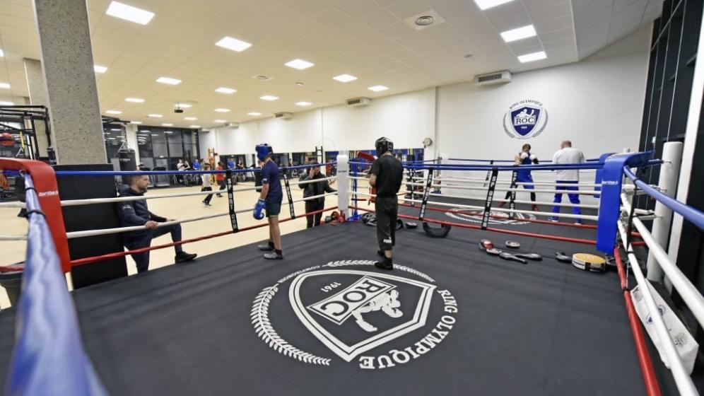 Salle-de-boxe-rings-en-activite