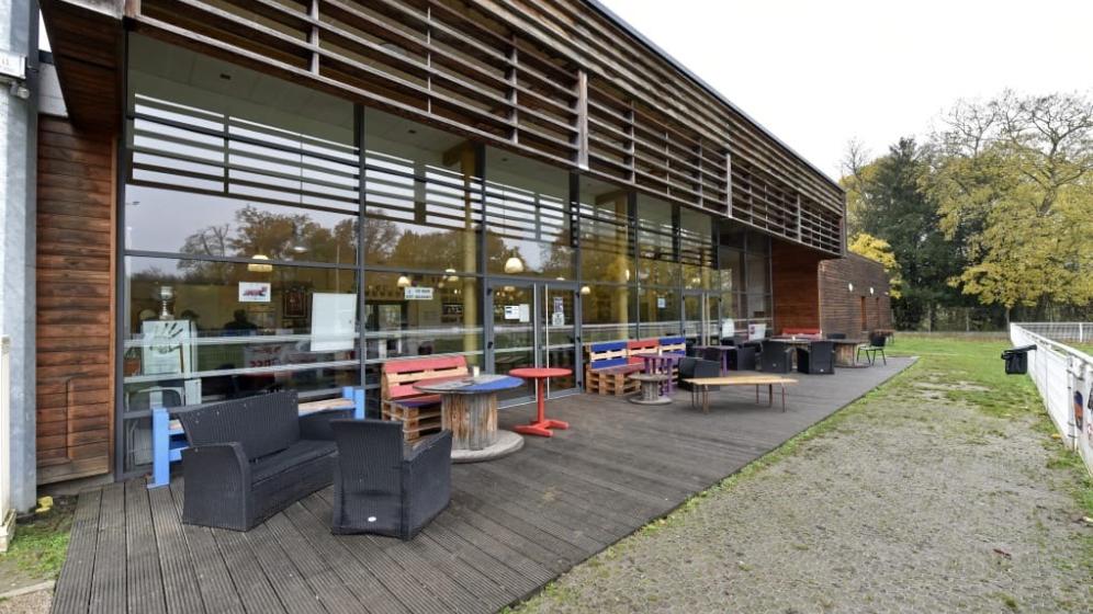 Stade-Rugby-Club-House-bureaux-vue-exterieure-2