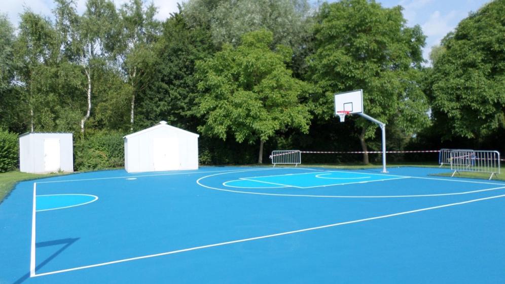 Stadium-Demi-Terrain-de-Basketball