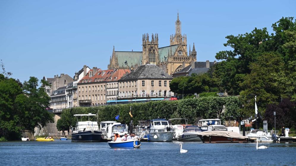 5ef5bf9f5de65_Plan_d_eau_port_temple_cathedrale_bateau_nautisme__29_