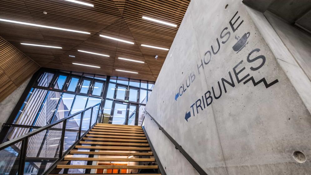 Acces-tribunes-et-club-house