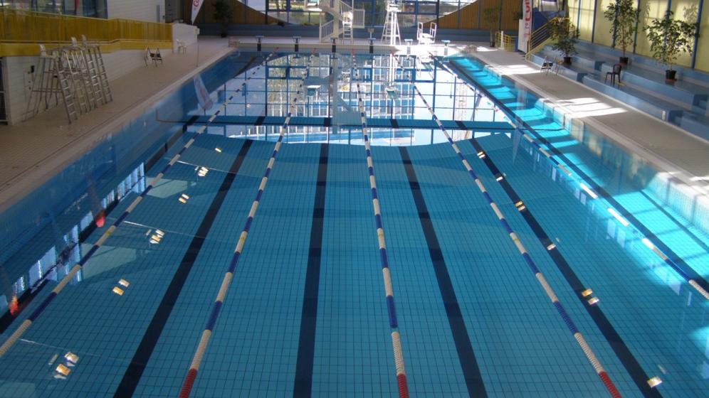 BASSIN-50M-AIRE-DE-JEU-VIDE