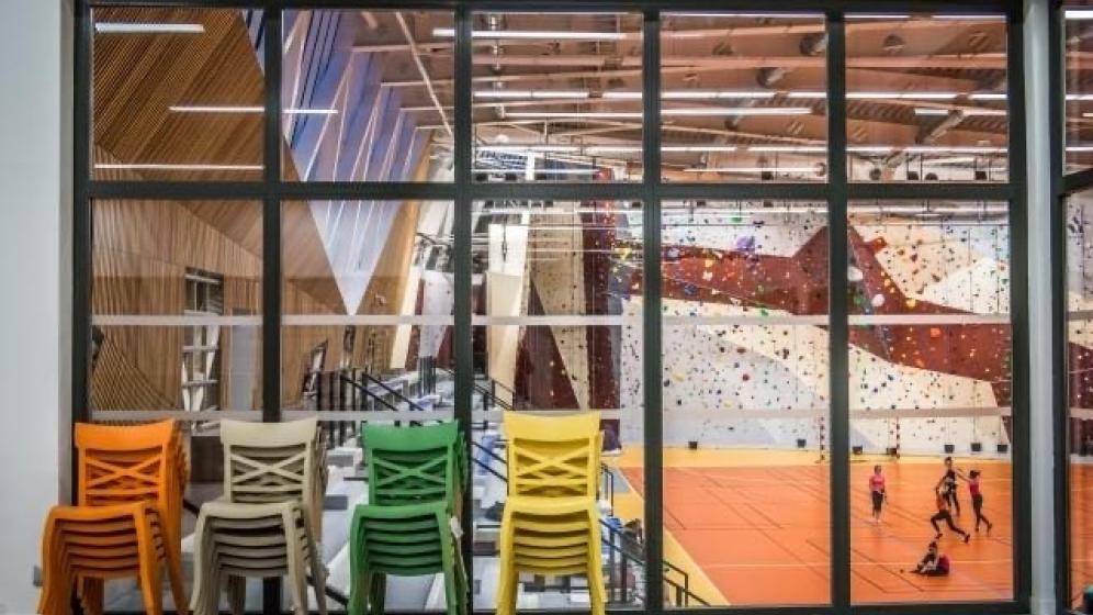 Club-house-vue-haute-sur-gymnase