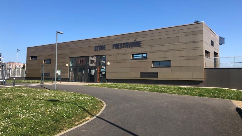 Facade-tribune