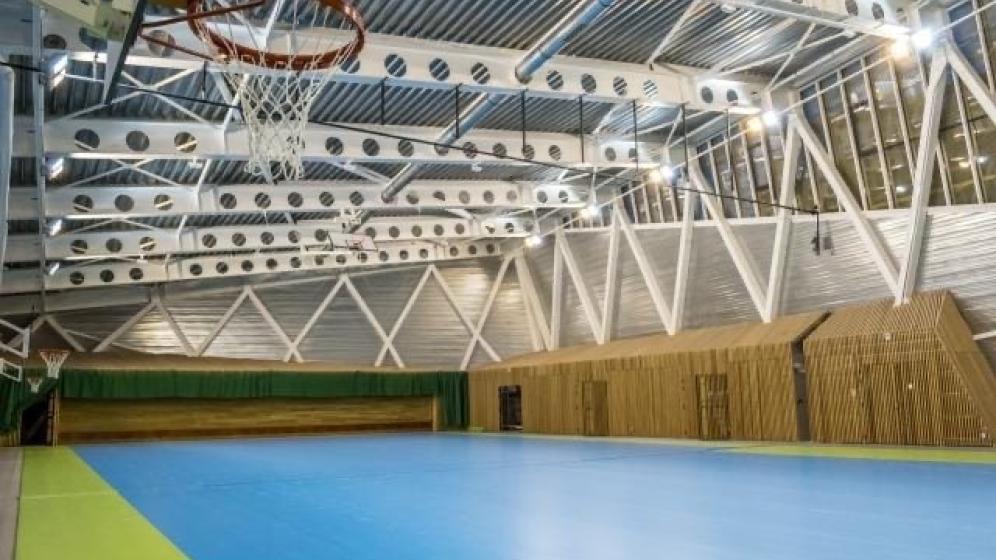 Gymnase-college-vue-basse-nuit