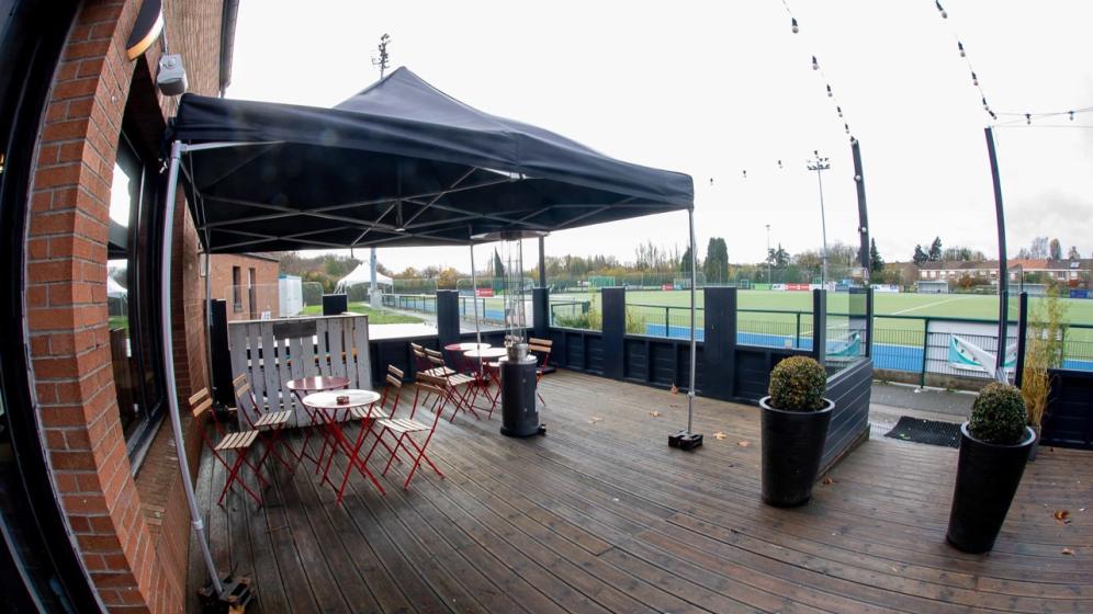 Hockey-exterieur-club-house