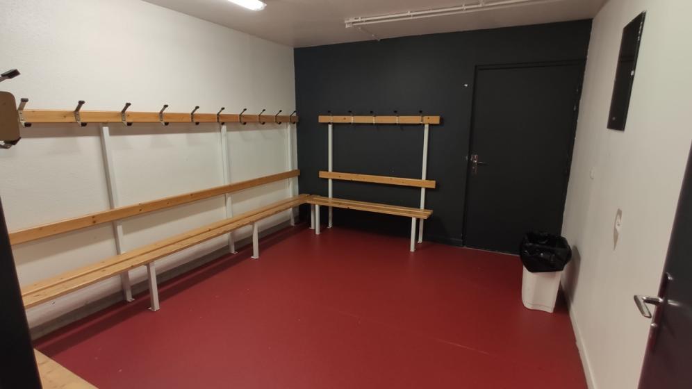 interieur-vestiaire-joueurs-2