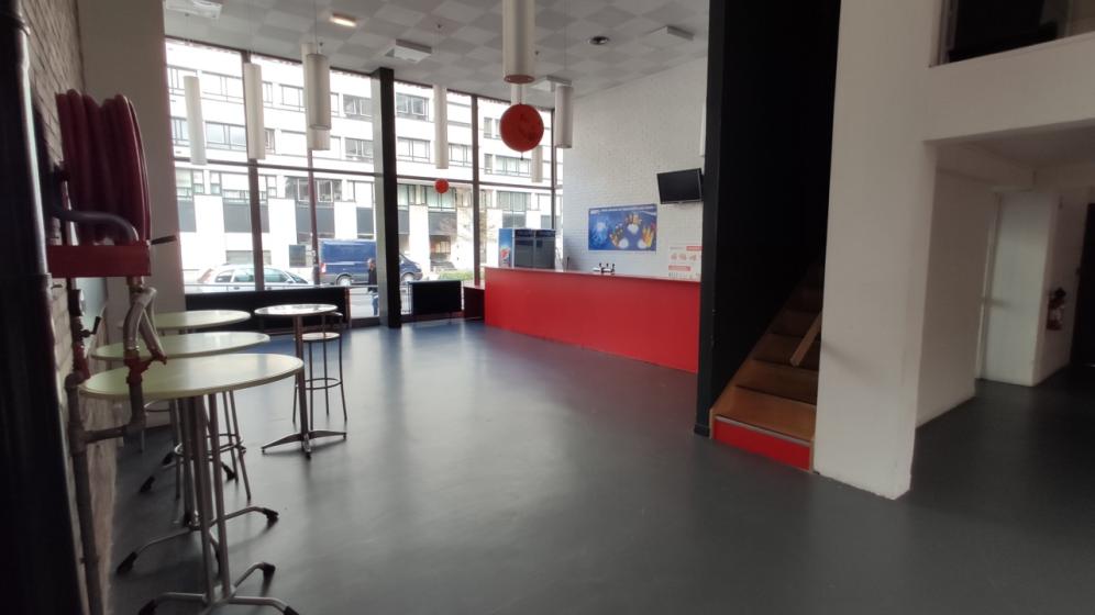 palais-des-sports-Bar
