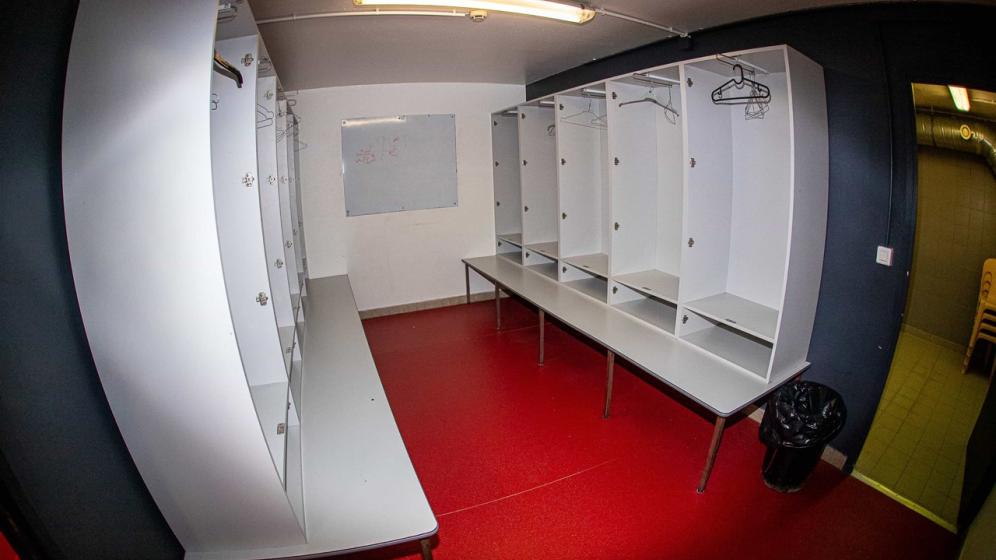 palais-des-sports-vestiaires-joueurs_2