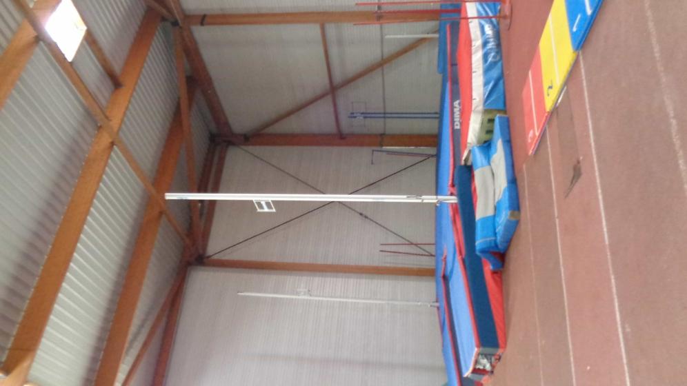 Sautoir-perche-Halle-de-saut