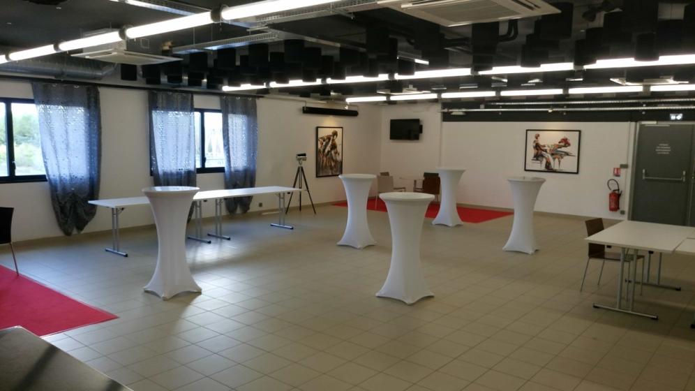 Trelaze-Arena-Loire-club-house