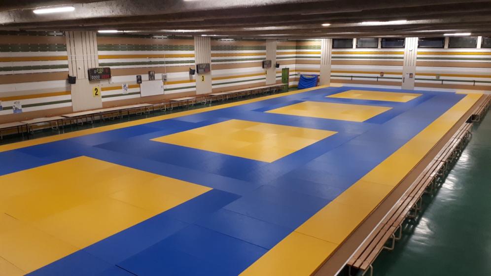 12-Centre-sportif-Aires-de-jeux-vides