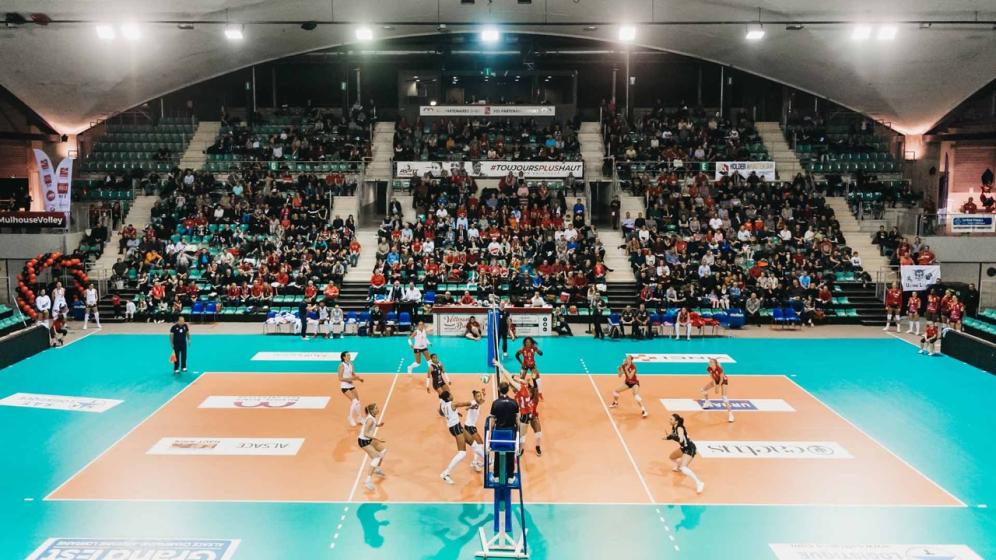 4-palais-des-sports-terrain-de-volley