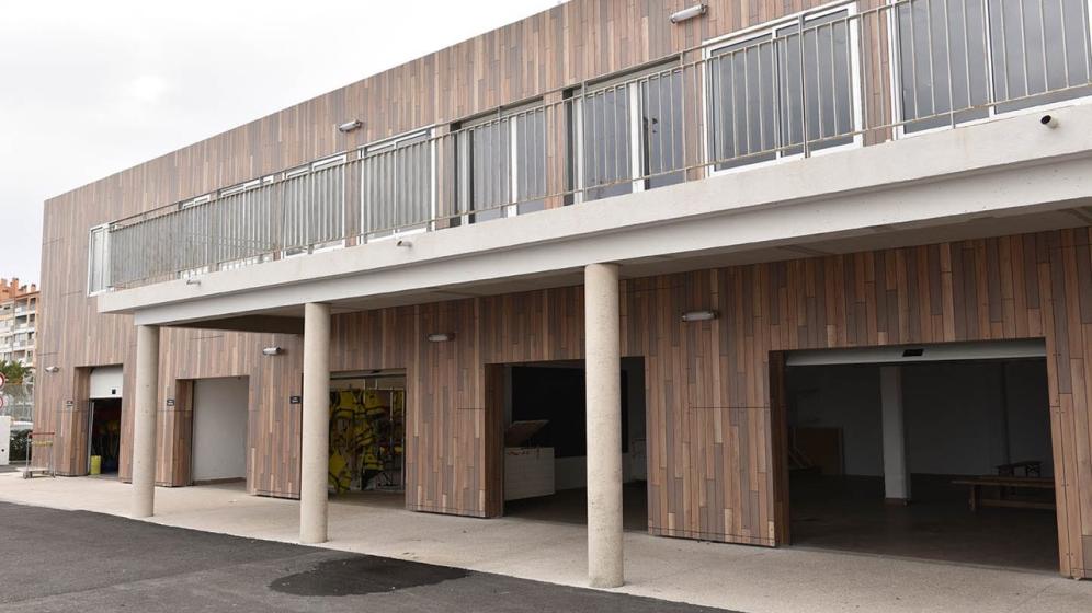 Facade-cote-stockage-bateaux