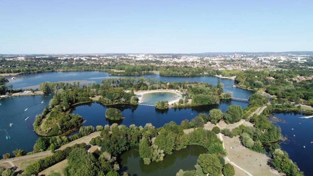 Ile-de-loisirs-vue-aerienne